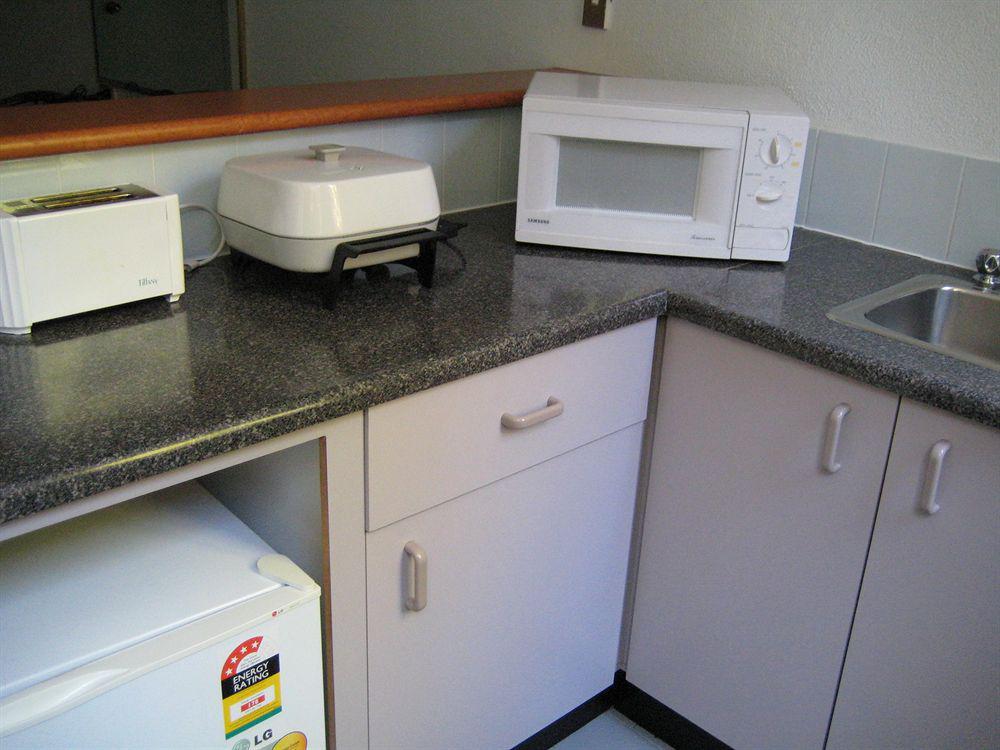 Devere Hotel Sydney Room photo